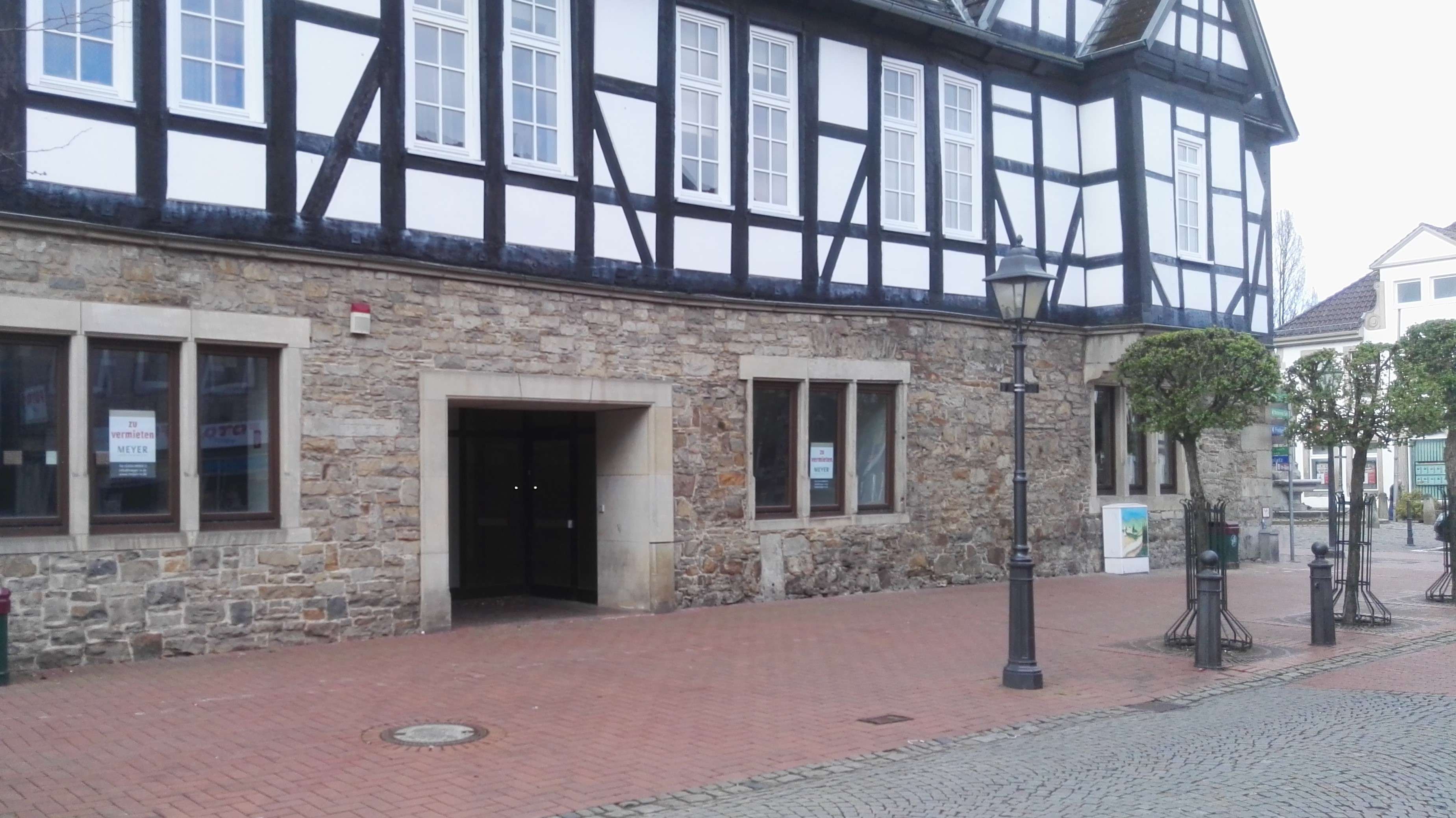 Obernkirchen // Geräumige Gewerbefläche zu vermieten